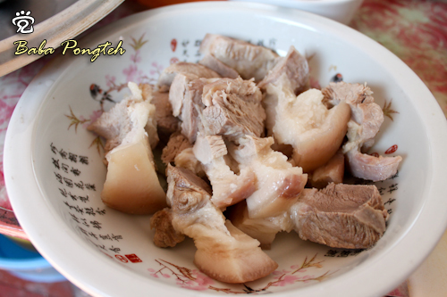 Pork was cooked in water and left aside after cutting