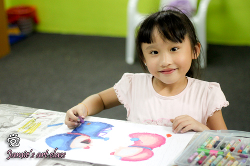 IMG_9751 Little Xuan was happily painting her Doraemon