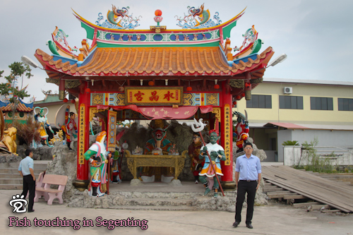 Desmond (right) at the palace of the dragon king of the sea