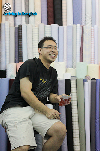 What made Wee-Peng so happy in a tailor shop?