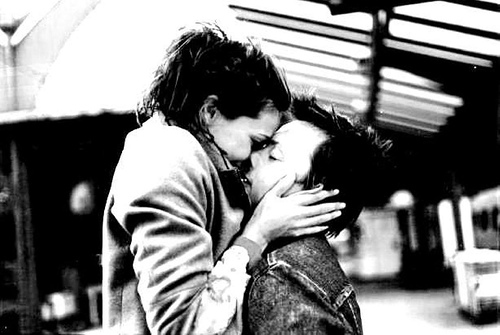 Station Kiss / Copenhagen Central Station (photo by Mikael Colville-Andersen)