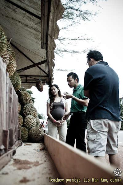 From right: Wee-Peng, Murphy and Ann at the durian stall