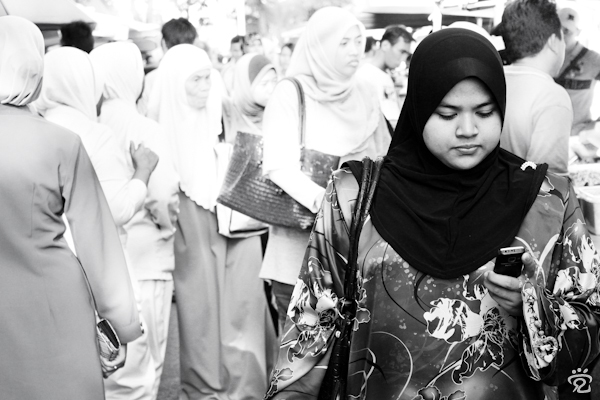 ladies in tudung