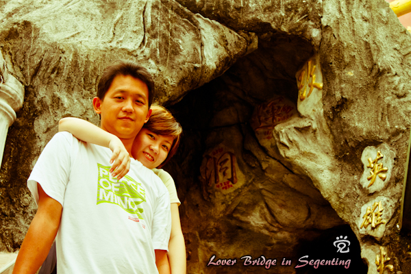 the happy couples, Kok-Liang and Tracy at the Chong Long Temple
