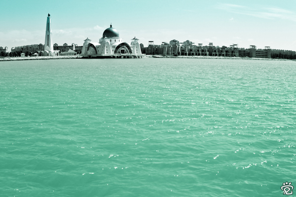 Masjid Selat Melaka (Malacca Straits Mosque) Masjid Selat Melaka (Malacca Straits Mosque)