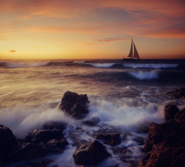 On waves - on oceans (photo by Yana Gayvoronskaya) On waves - on oceans (photo by Yana Gayvoronskaya)