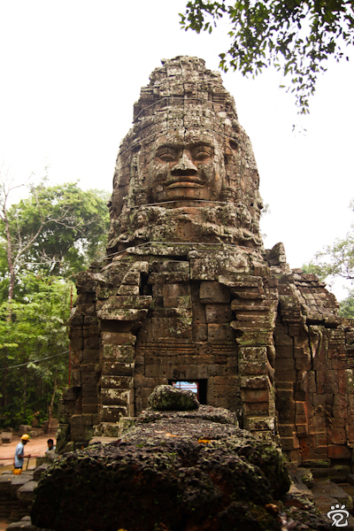 gate entrance - Buddha faces tower