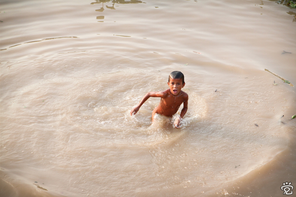 naked Cham boy just love the river