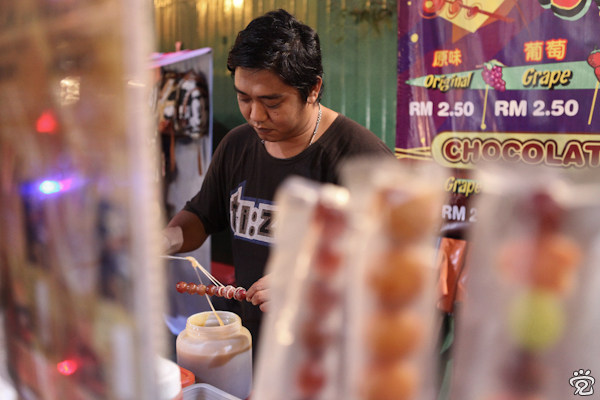 making Tanghulu, Chinese traditional snack