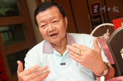 林德来：在婚宴上大马华人展现节制的美德，一些宾客会要求把桌上剩下的食物打包回家。（图：星洲日报）