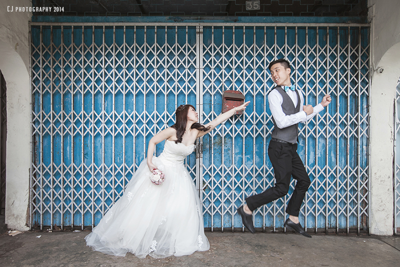 Wedding portrait in Melaka old town with the lovely couple Jess and Einstein