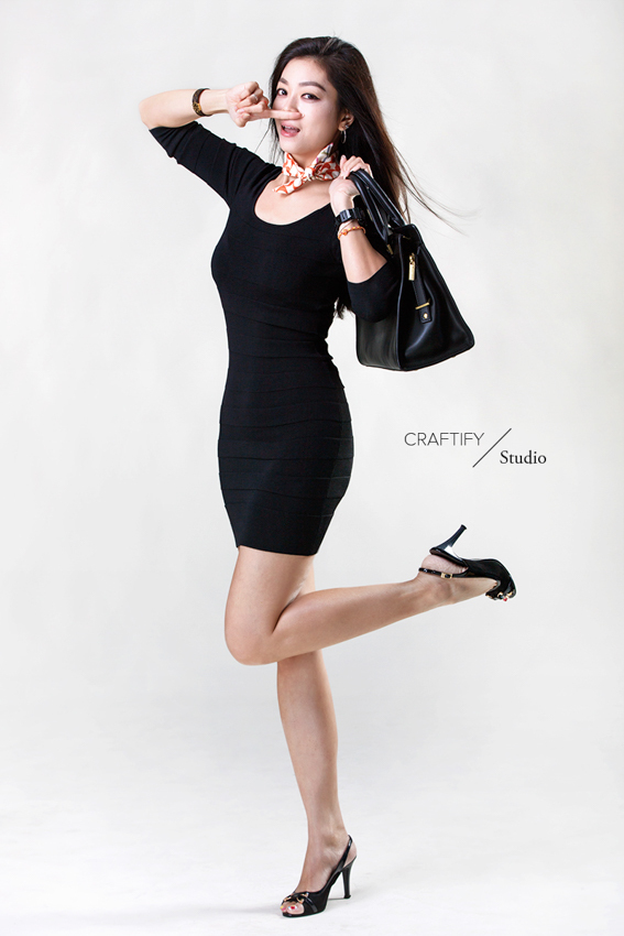 Vna in shopping mode (shot with Canon EOS 5DS R and Canon EF 70-200mm f/2.8L IS II USM at Craftify Studio)
