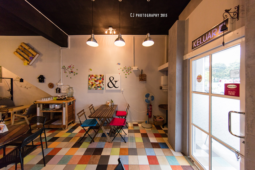 A hidden cozy cafe in Taman Kota Laksamana (shot with Canon EOS 5DS R and Canon EF 11-24mm f/4L USM)