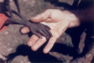 乌干达的饥饿（摄：威尔斯） / Hunger in Uganda (photography by Mike Wells)