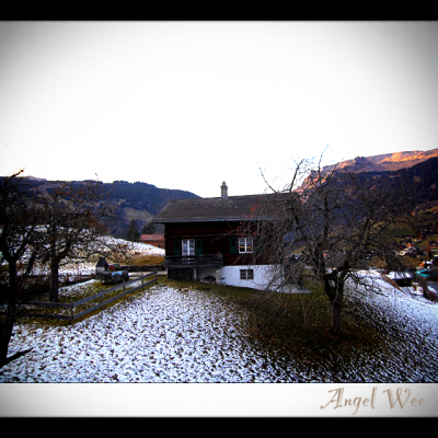 格林德沃（ Grindelwald ）的小屋，雪儿飘飘。
