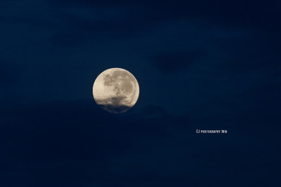 Closer look of the supermoon appeared for 5 minutes as the sky was cloudy and rainy whole day in Melaka